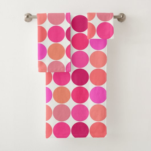 Riesenpunkte des Mittelalters, Fuchsia Pink und Ko Badhandtuch Set (Insitu)