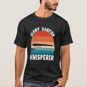 Riesenruderfisch-Flüsterer Langgestreckter Fisch T-Shirt