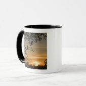 Riesige Eagle-Eulen (Bubo lacteus) silhouettiert Tasse (Vorderseite Links)