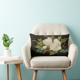 Riesige Magnolien auf einem blauen Samtstoff von M Lendenkissen