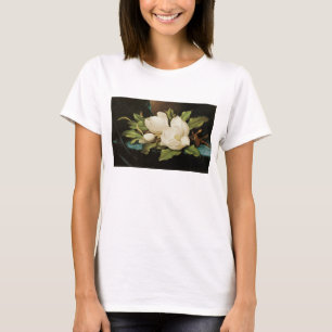 Riesige Magnolien auf einem blauen Samttuch von MJ T-Shirt