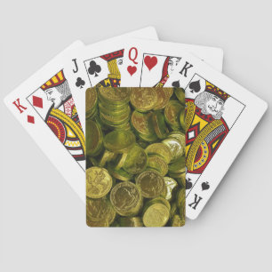 Riesige Schokoladenschicht gefüllt mit Goldmünzen Spielkarten