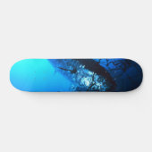 Riesiger Bluefin-Thunfisch gefangen in einem Netz Skateboard (Horizontal)