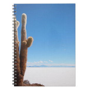 Riesiger Kaktus auf dem Notizbuch Salars de Uyuni Notizblock