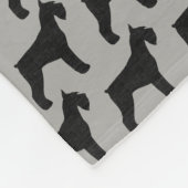 Riesiger Schnauzer-Silhouette-Muster Fleecedecke (Ecke)