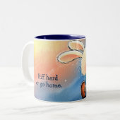 Riff Hard oder Go Zuhause Zwei-Tone-Tasse Zweifarbige Tasse (Vorderseite Links)