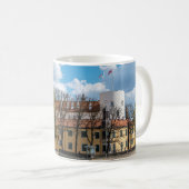 Riga Burg bei Sonnenaufgang in Riga, Lettland Kaffeetasse (VorderseiteRechts)