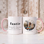 RILEY Modern Niedlich Funtie Definition Foto Aunti Tasse<br><div class="desc">Diese Keramik-Tasse bietet eine moderne Schriftart-Kombination und eine lustige Definition von 'Funtie'. Diese Kaffeetasse ist das perfekte Geschenk für Ihre Lieblings-Tante da draußen zum Geburtstag,  als Schwangerschaftsankündigung oder zu Weihnachten. Fügen Sie einfach Ihr Foto auf der anderen Seite für eine lustige persönliche Touch hinzu.</div>