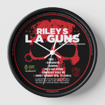 Rileys L.A.beugt die dunkle Pferdeseite mit einem 