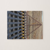 Rinder graten über die Schotterstraße. Wyoming, We Puzzle (Horizontal)