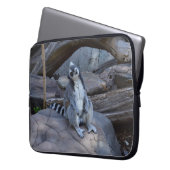 Ring Schwanz Possum Sitting Down, Laptopschutzhülle (Vorderseite Links)