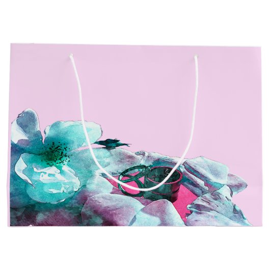 Ringe mit weißen Rosenblättern Große Geschenktüte (Rückseite)