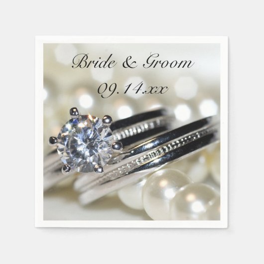 Rings and White Pearls Wedding Serviette (Vorderseite)