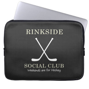 Rinkside Social Club: Wochenenden für Hockey-Mama Laptopschutzhülle