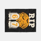 Rip 67 Rest In Peace Funny Parent Or Teacher 6 7 Fleecedecke (Vorderseite (Horizontal))