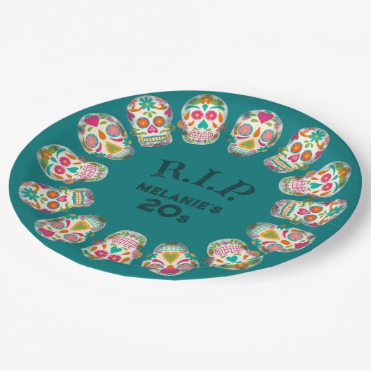 RIP meine 20er Jahre Custom Age Sugar Skulls Gebur Pappteller (Schrägansicht)