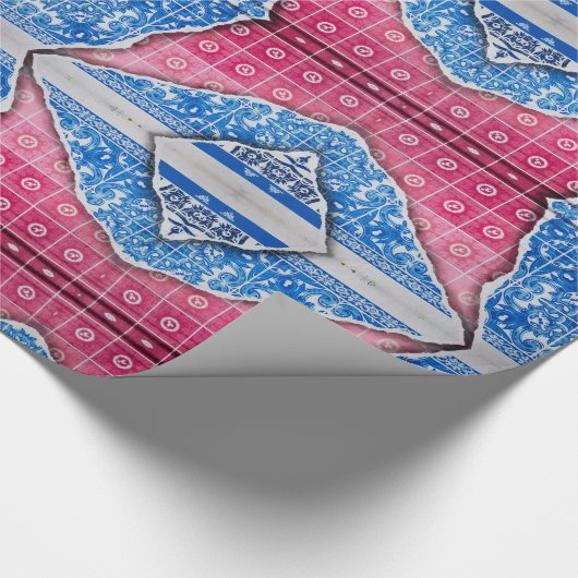 Ripped Pattern Broken Tile Vibranred blue Geschenkpapier (Ecke)