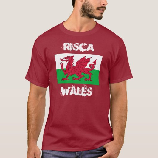 Risca, Wales mit walisischer Flagge T-Shirt (Vorderseite)