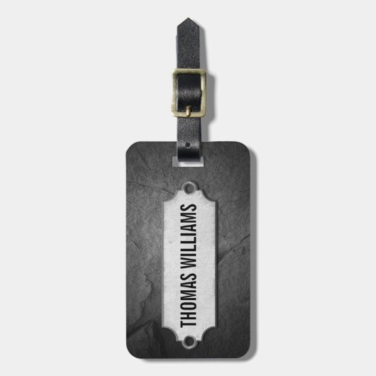 Risse schwarzer Stein Textur mit Metallmarke Gepäckanhänger (Vorderseite vertikal)