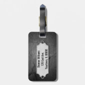 Risse schwarzer Stein Textur mit Metallmarke Gepäckanhänger (Rückseite vertikal)