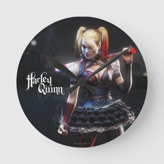 Ritter Batmans Arkham | Harley Quinn mit Schläger Runde Wanduhr (Vorderseite)
