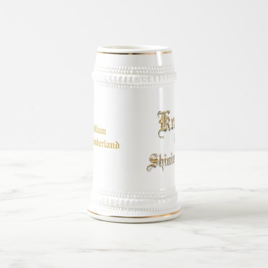 Ritter-glänzender Rüstungs-Goldblick-Text Bierglas (Mittel)