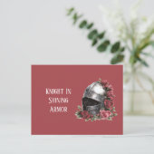 Ritter in schimmernder Rüstung Helm rote Rosen Postkarte (Stehend Vorderseite)