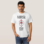 Ritter Templar Mittelalterliches DEUS VULT Kunstwe T-Shirt (Vorne ganz)