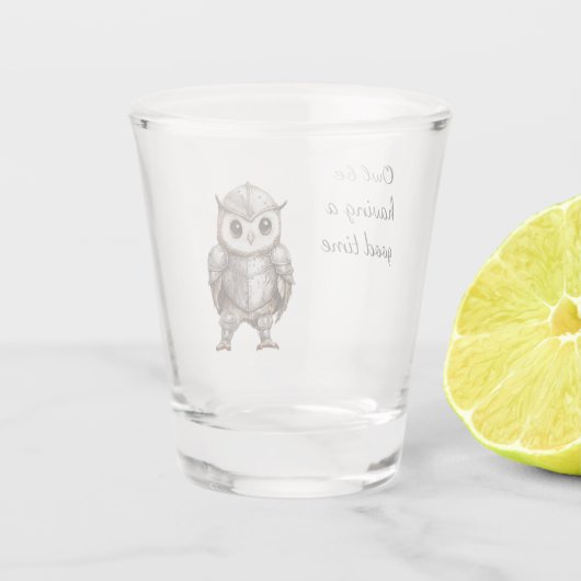 Rittereule in glänzender Rüstung Schnapsglas (Rückseite)