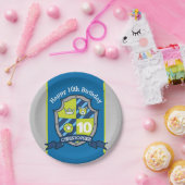 Ritterschild trägt 10. Geburtstagsschild Pappteller (Party)