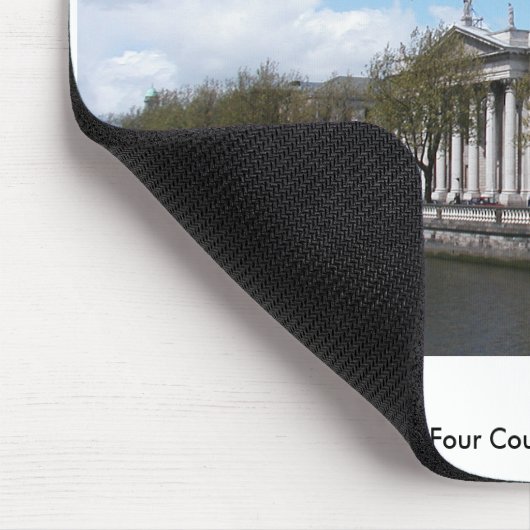 River Liffey & Four Courts, Dublin Irland. Mousepad (Ecke)