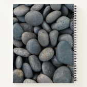 River Rock Pile mit Ihrem eigenen Namen und Monogr Notizblock (Rückseite)