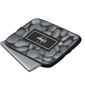 River Rocks mit Name und Monogram Laptopschutzhülle (Vorne Knopf)