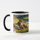 "Riverbank Serenity with Cheetahs" Tasse (Links)