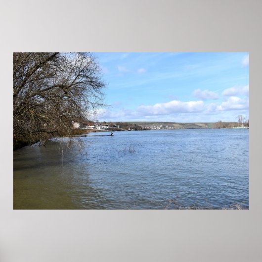 Riverbank von Nierstein in Deutschland Poster (Vorne)