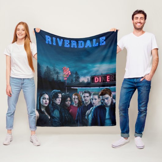 Riverdale Outside Pop's Diner Poster Fleecedecke (Beispiel)