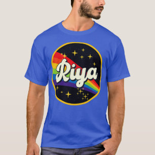 Riya Regenbogen im Vintagen Weltraumstil T-Shirt