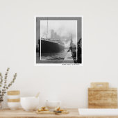 RMS Titanic vor der Abfahrt Poster (Küche)