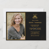 RN Graduation Party Foto Black Gold Einladung (Vorderseite)