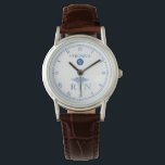 RN Monogram Blue|White Face Nurwatch Armbanduhr<br><div class="desc">Eine elegante, blau-weiße Uhr mit einem Symbol für medizinische Kadukus und einem Platz für den Namen und das Monogramm Ihres Geschenkempfängers. Ein großartiges Geschenk für alle, die Krankenschwester sind, den neuesten Diplom-Abschluss oder stolze Mitglieder der medizinischen Gemeinschaft. Diese Uhr enthält ein weißes Gesicht mit einem blauen Kreis, der das Monogramm...</div>