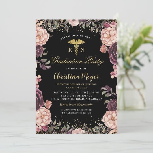 RN Nursing Graduation Party Burgundy Floral Black Einladung (Stehend Vorderseite)