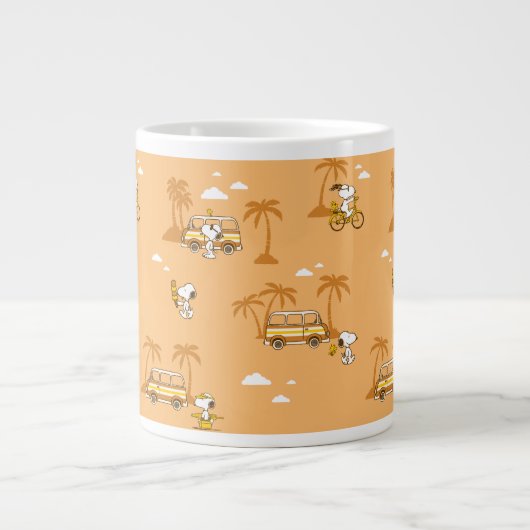 Road Trippin | Peanuts Snoopy Beach Pattern Jumbo-Tasse (Vorderseite)
