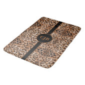 Roar with Style: Custom Leopard Print Bath Mat Badematte (Schrägansicht)
