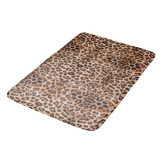 Roar with Style: Custom Leopard Print Bath Mat Badematte (Schrägansicht)