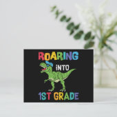 Roaring 1. Klasse Back School T rex Dinosaur Kinde Postkarte (Stehend Vorderseite)
