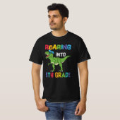Roaring 5th Grade Back School T rex Dinosaur Kinde T-Shirt (Vorne ganz)