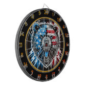 Roaring Bear Strikes mit scharfem Stolz Dartscheibe (Vorderseite Links)