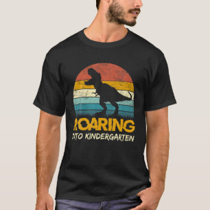Roaring in den Kindergarten Dinosaurier 1. Tag Zur T-Shirt