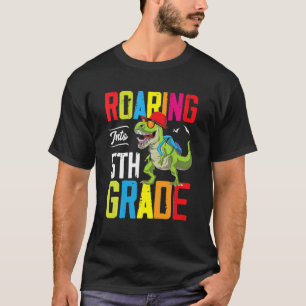 Roaring in Vorschule Dinosaur 5. Klasse zurück bis T-Shirt