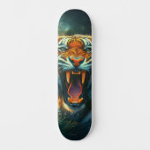 Roaring Tiger Moonlit Dschungel Skateboard (Vorderseite)